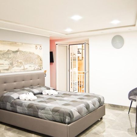 Suite Napoli Sotterranea Con Jacuzzi Eksteriør bilde
