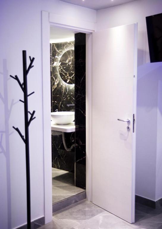 Suite Napoli Sotterranea Con Jacuzzi Eksteriør bilde