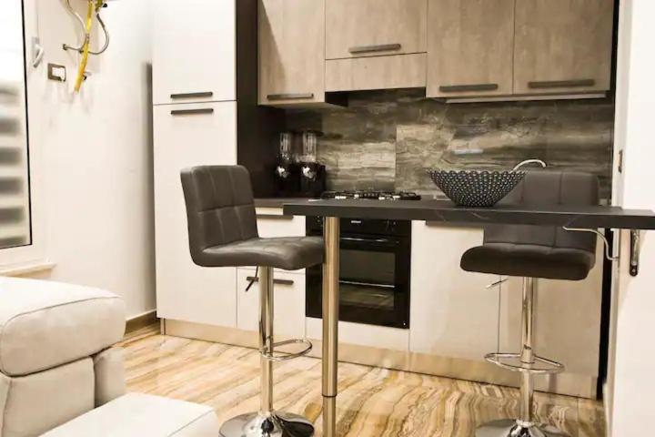 Suite Napoli Sotterranea Con Jacuzzi Eksteriør bilde
